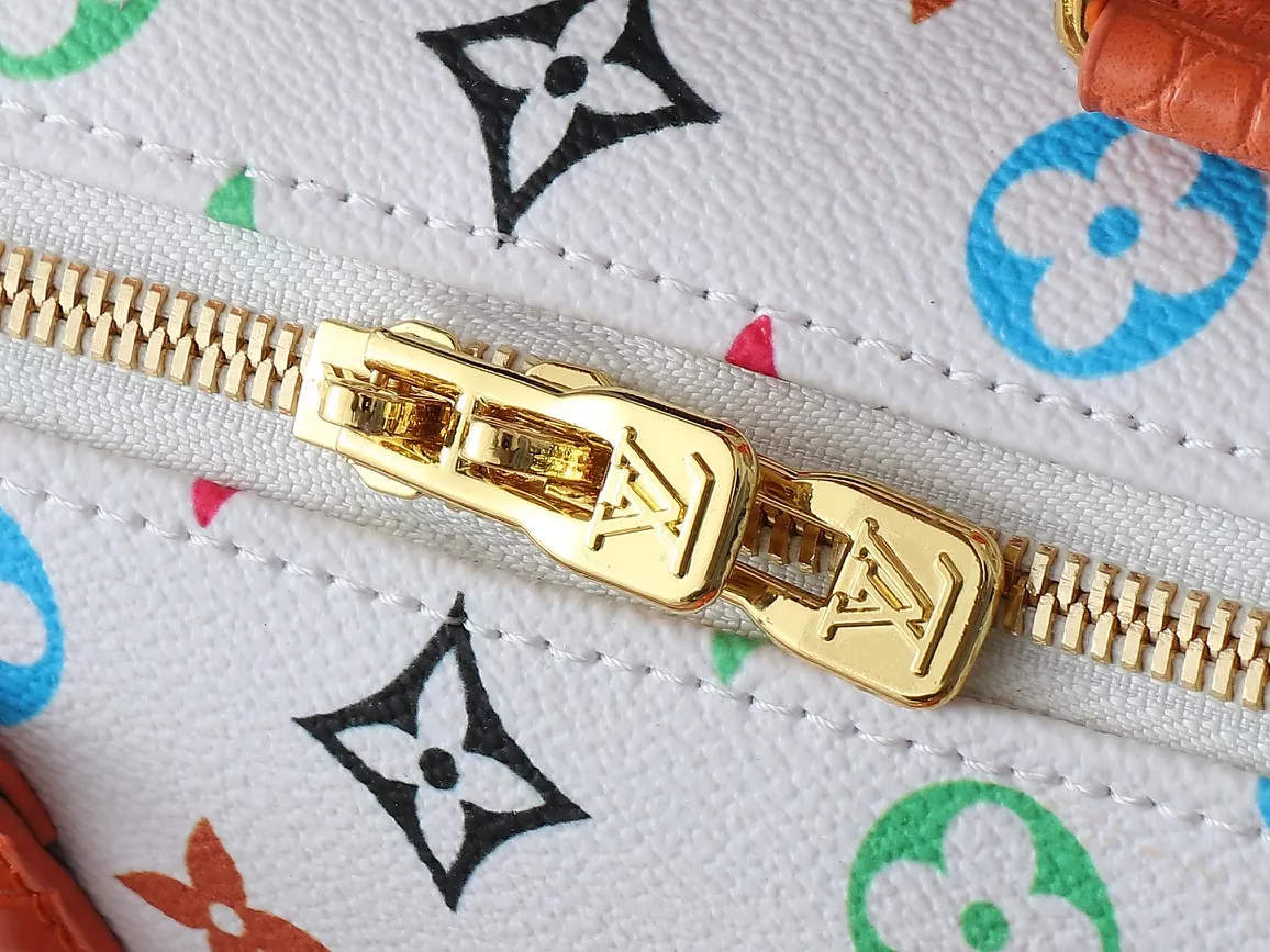 Louis Vuitton AAA Quality Messenger Bags For Women GoodFit 7780 - Image 6