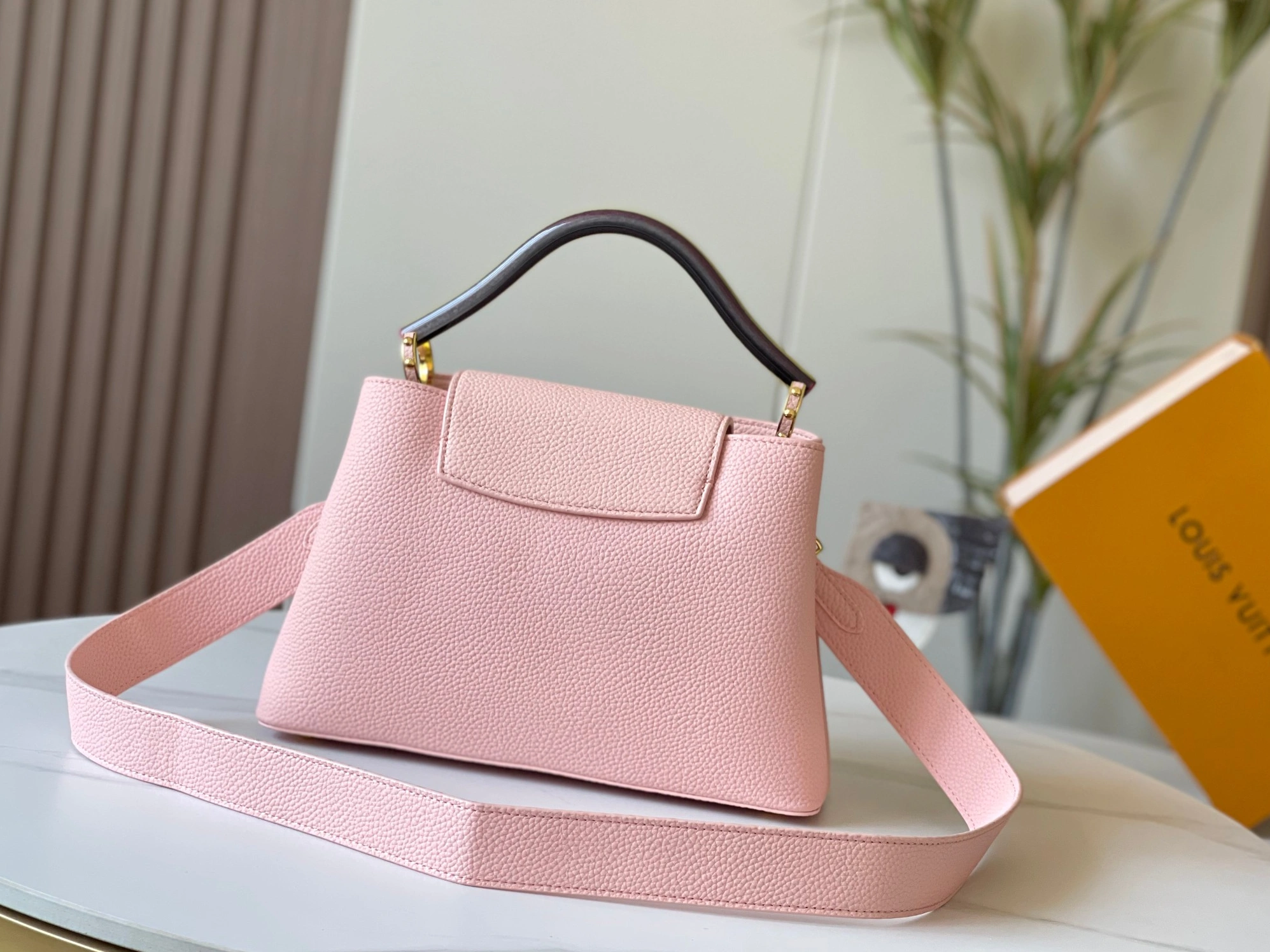 Louis Vuitton AAA Quality Messenger Bags For Women Minimalist 361 - Image 3