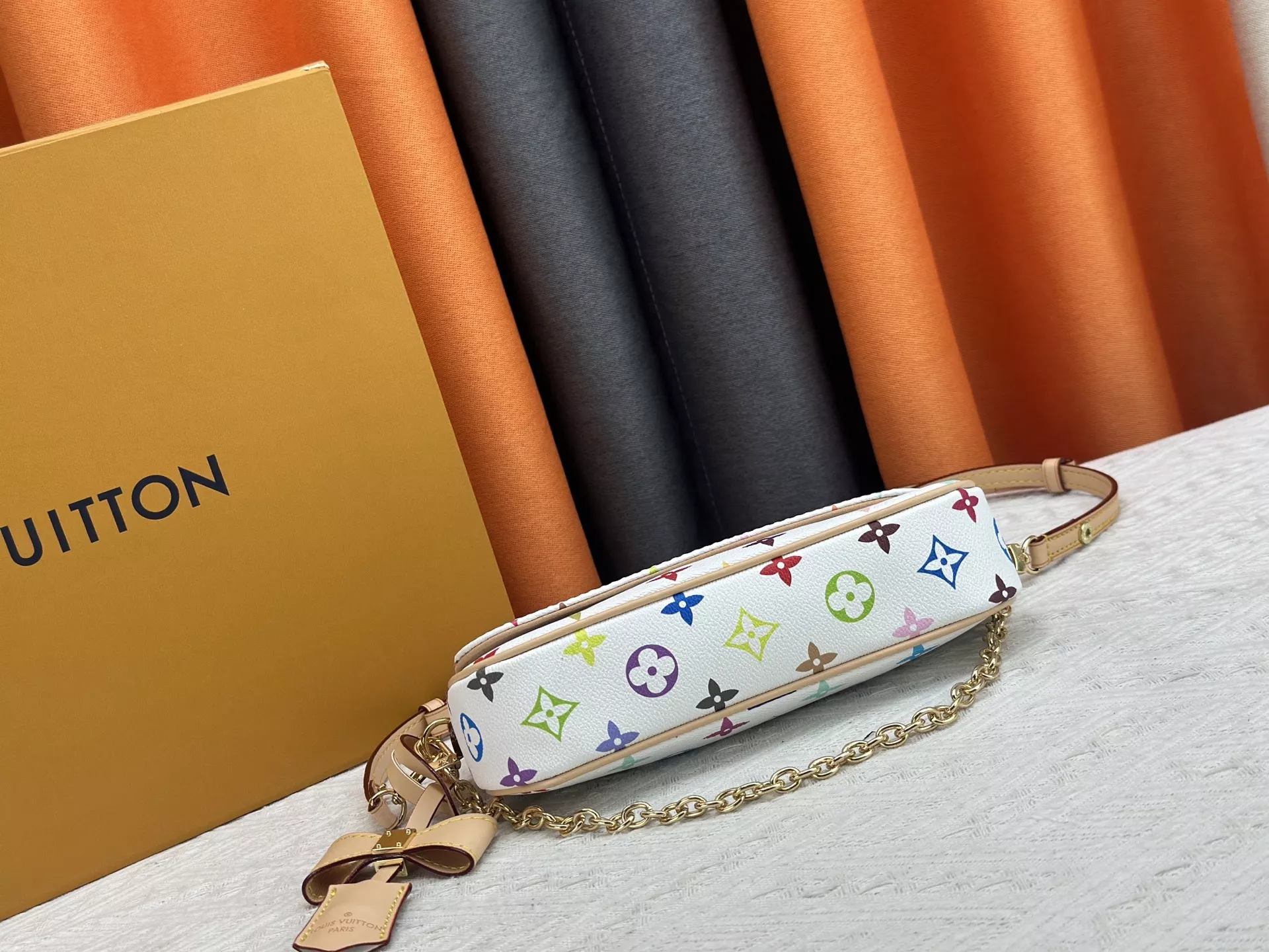 Louis Vuitton AAA Quality Messenger Bags For Women ModernLook 5292 - Image 5