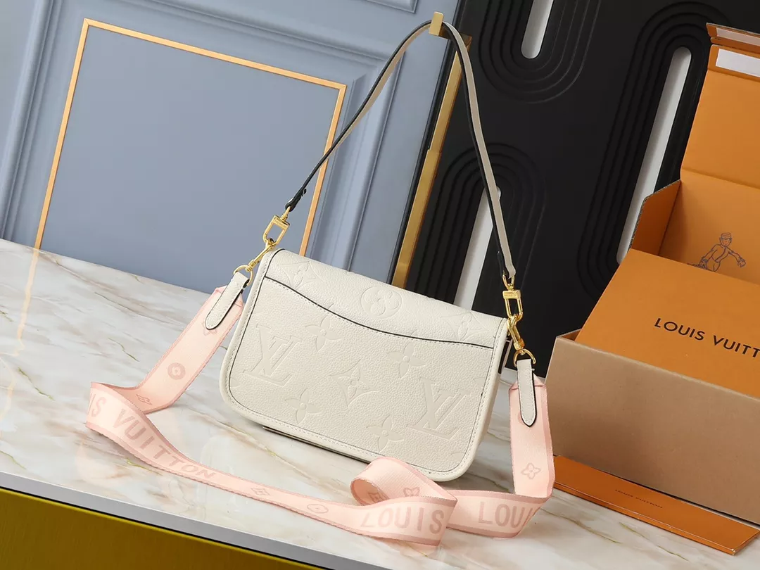 Louis Vuitton AAA Quality Messenger Bags For Women NewStyle 7426 - Image 3