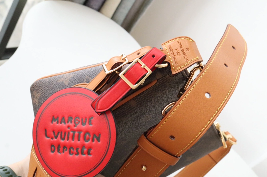 Louis Vuitton AAA Quality Messenger Bags For Women SmartChoice 2334 - Image 8