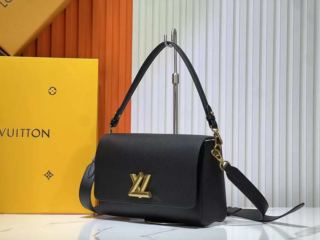 Louis Vuitton AAA Quality Messenger Bags For Women SportInspired 142 - Image 3