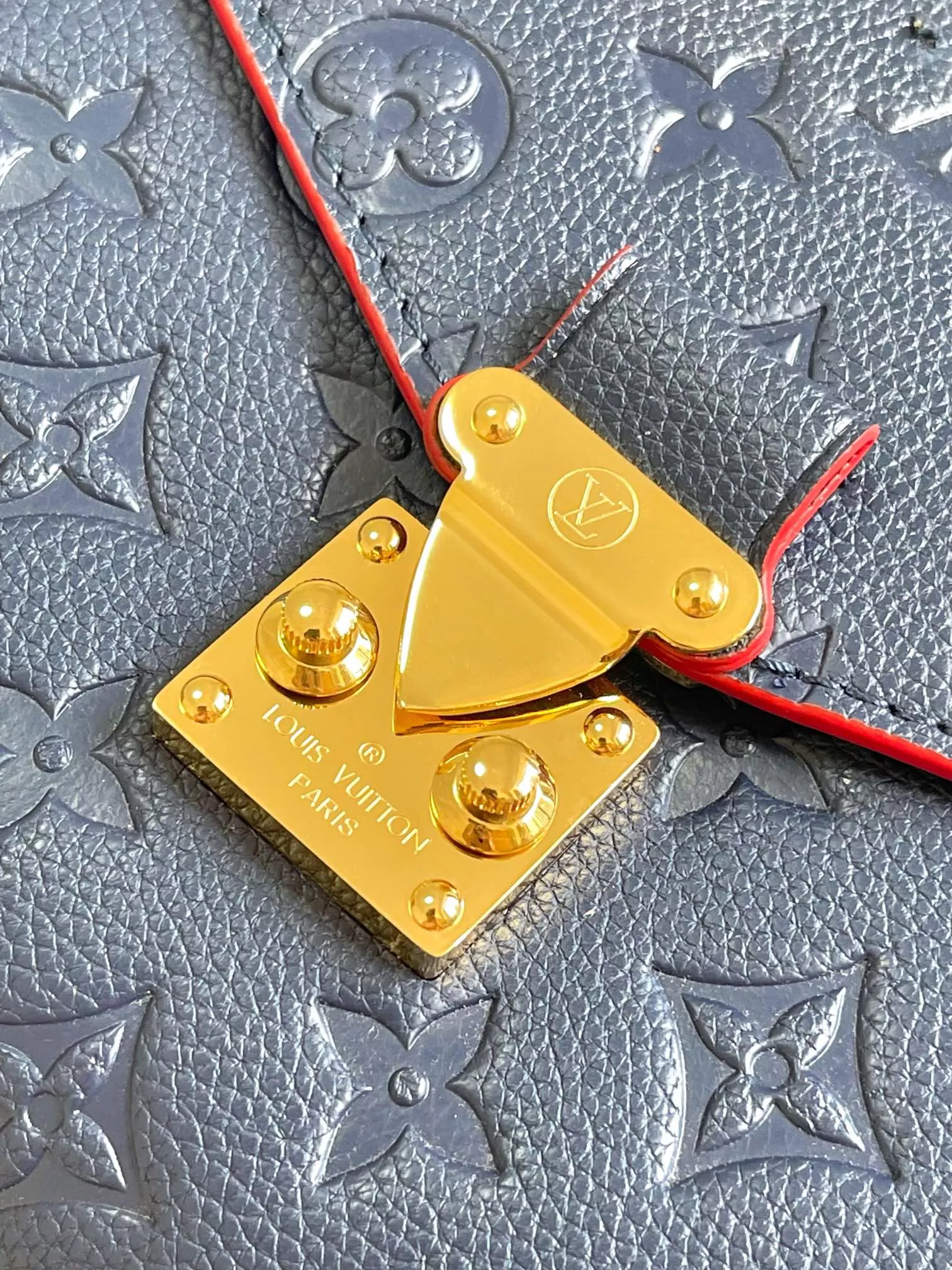 Louis Vuitton AAA Quality Messenger Bags For Women Stylish 1743 - Image 5