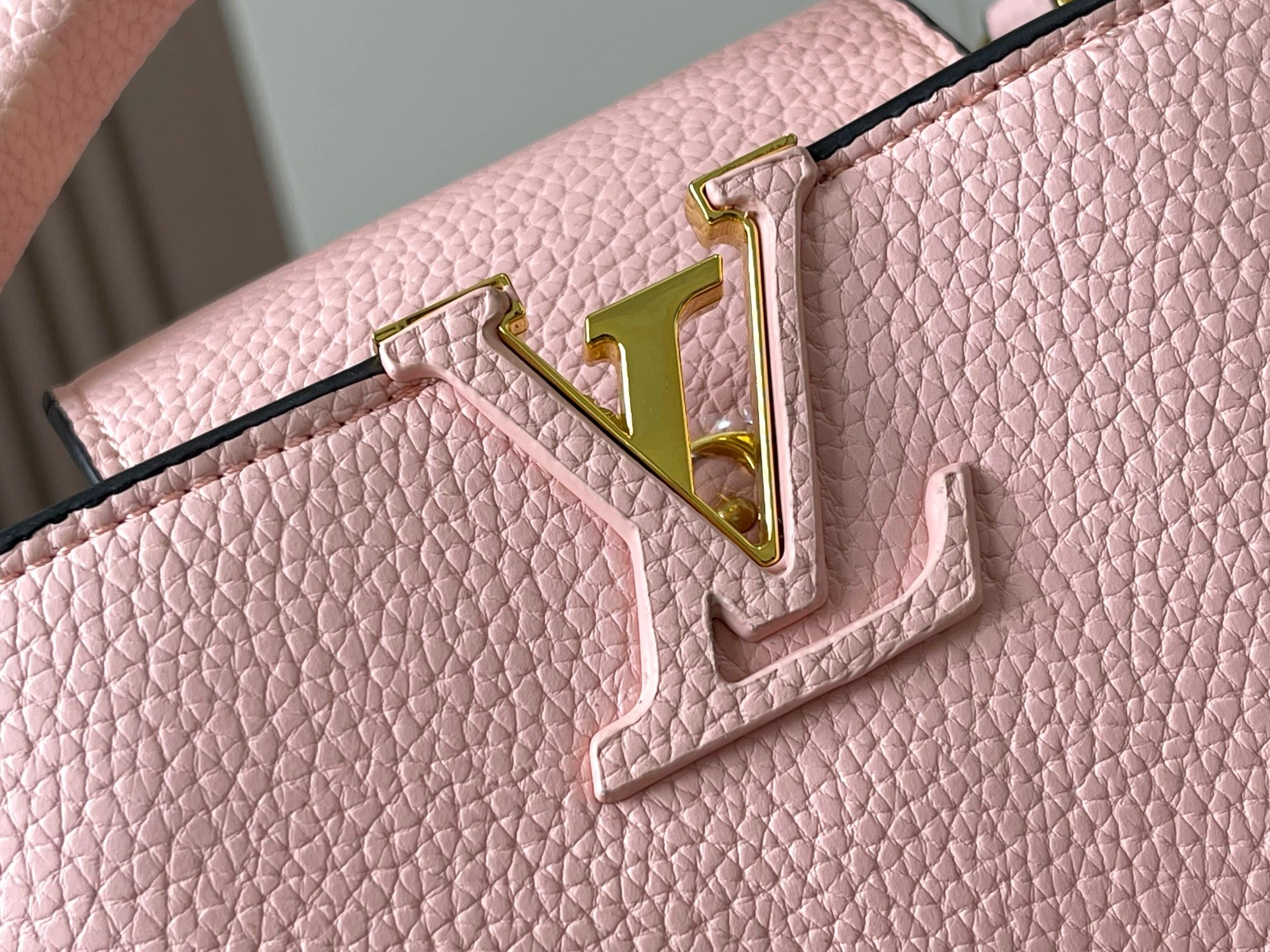 Louis Vuitton AAA Quality Messenger Bags For Women Stylish 8171 - Image 5