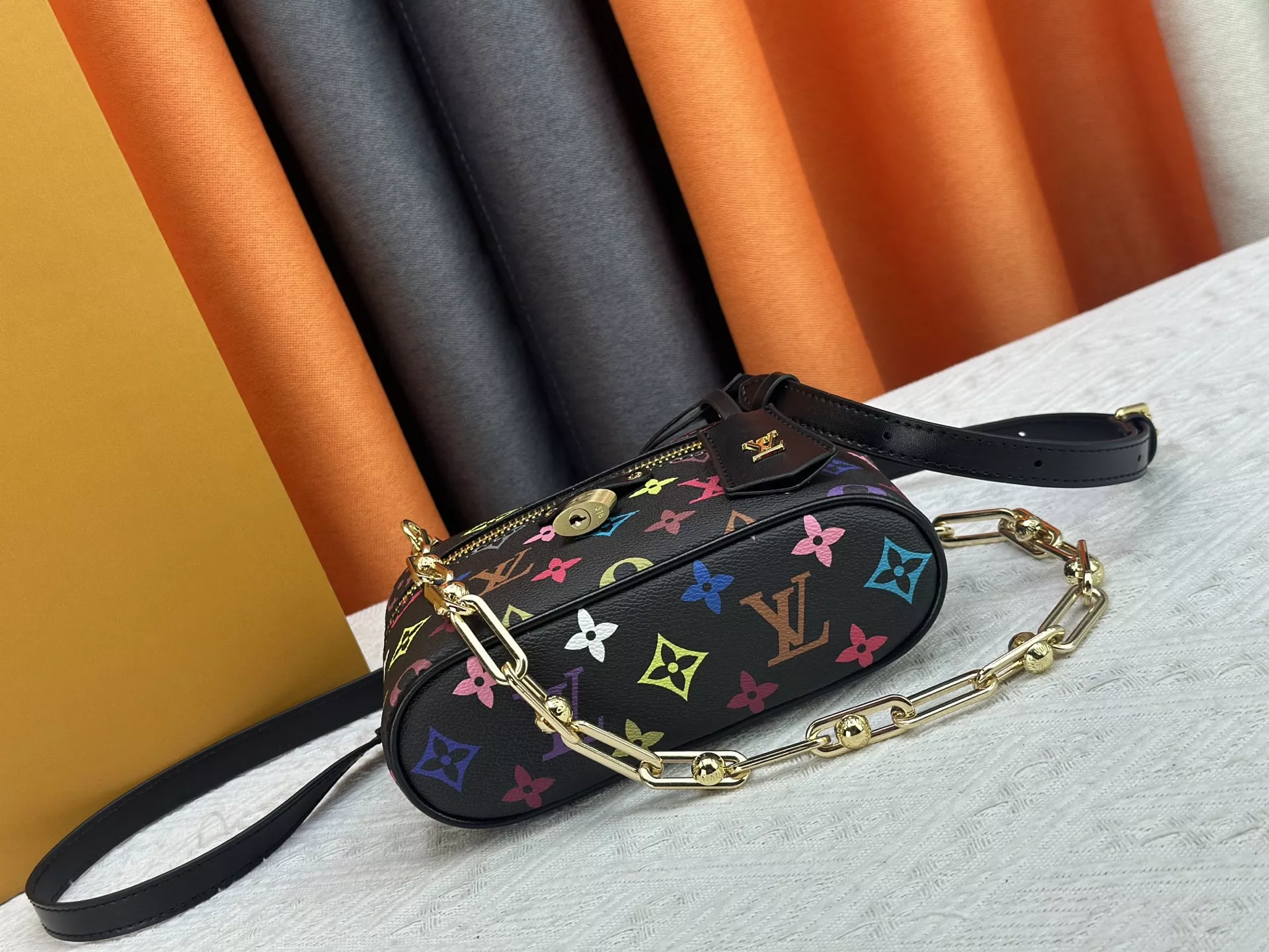Louis Vuitton AAA Quality Messenger Bags For Women UrbanStyle 392 - Image 5