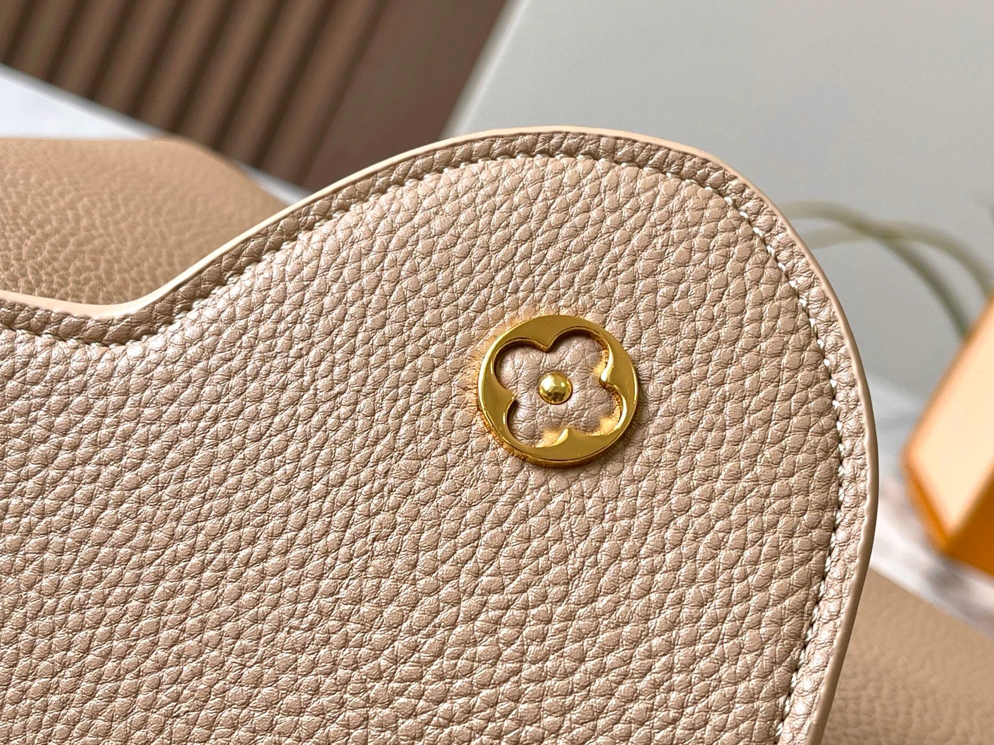 Louis Vuitton AAA Quality Messenger Bags For Women UrbanStyle 9135 - Image 7