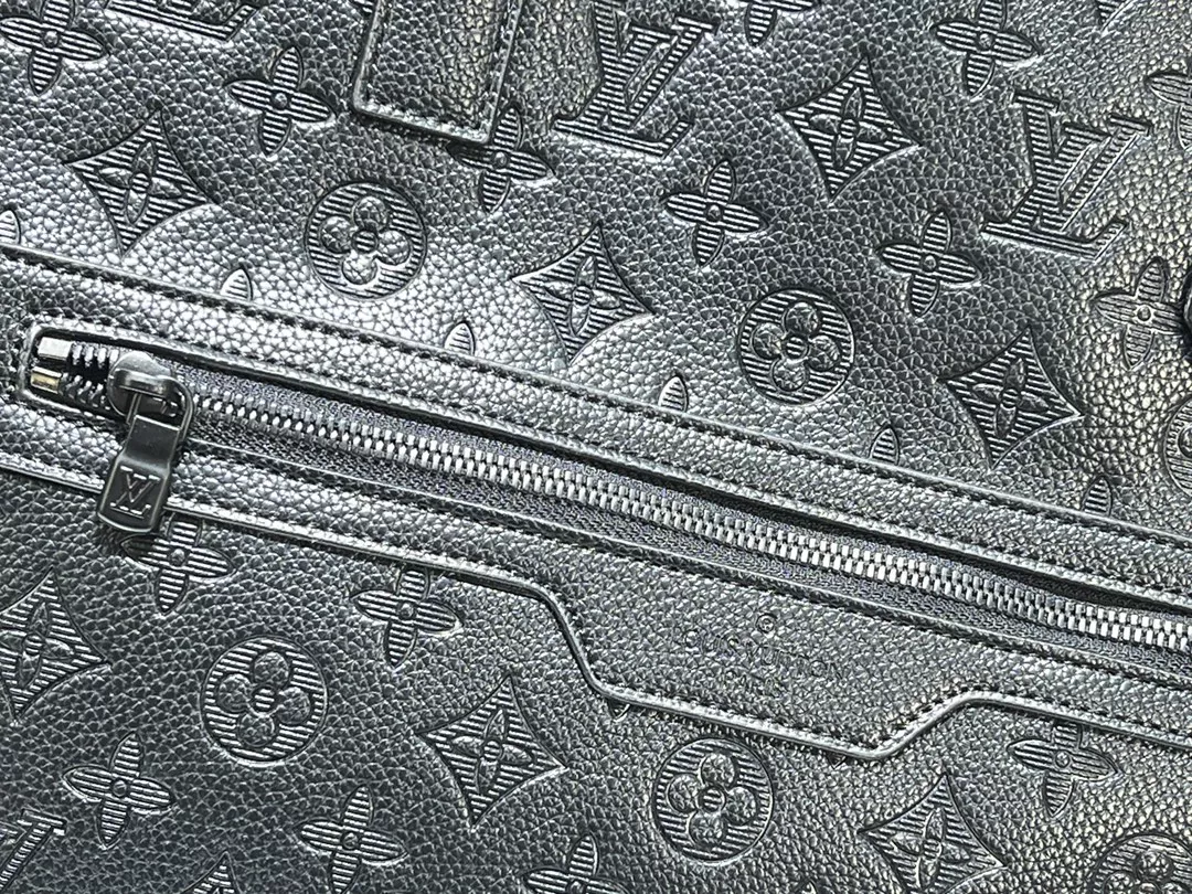 Louis Vuitton AAA Quality Shoulder Bags For Unisex BestValue 9556 - Image 5