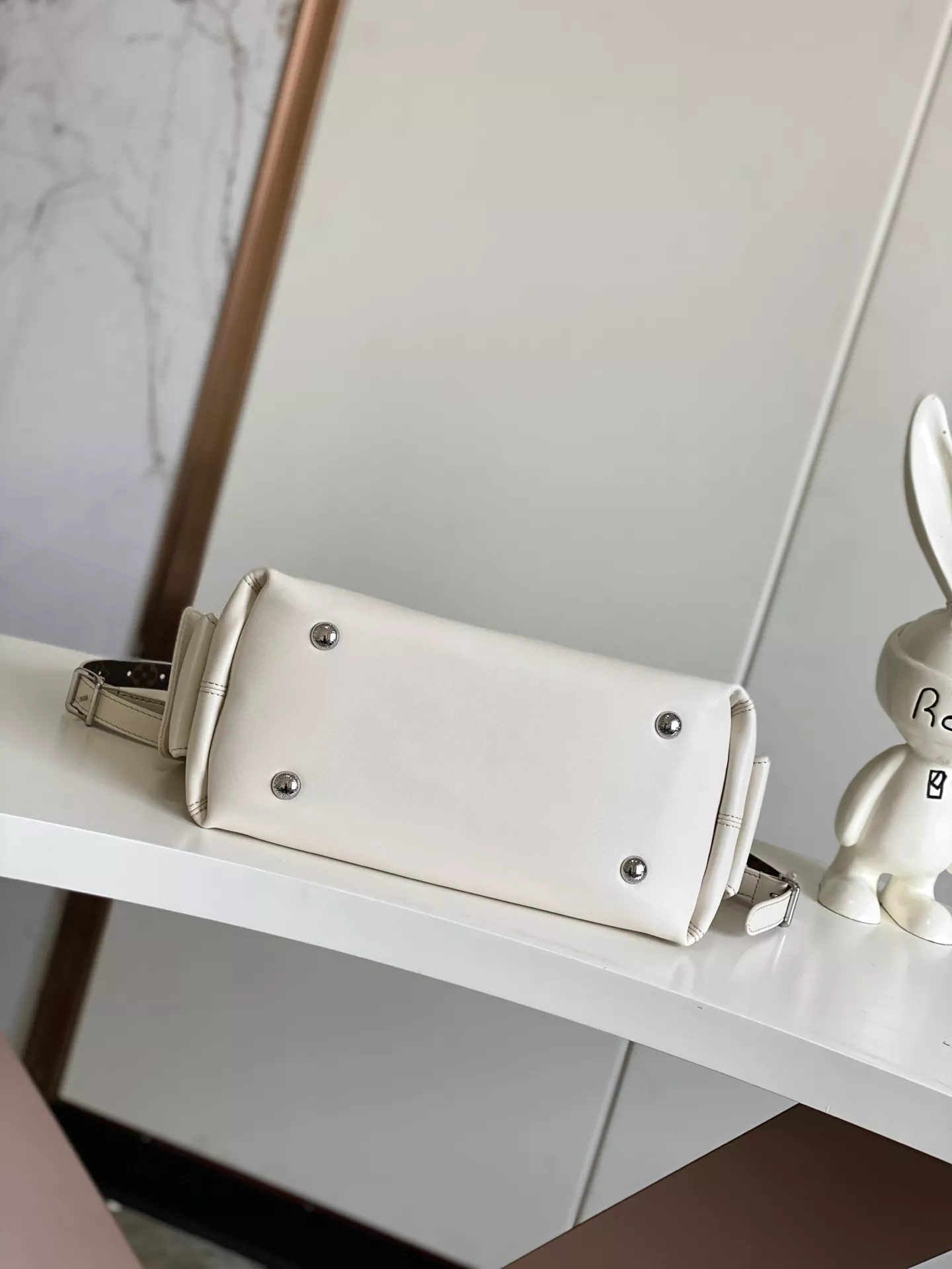 Louis Vuitton AAA Quality Shoulder Bags For Women Bold 7225 - Image 4