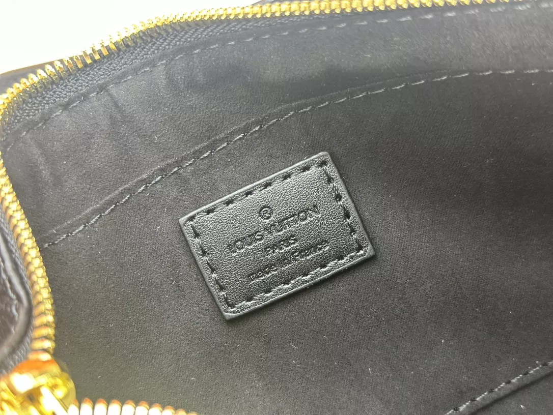 Louis Vuitton AAA Quality Shoulder Bags For Women Compact 2272 - Image 8