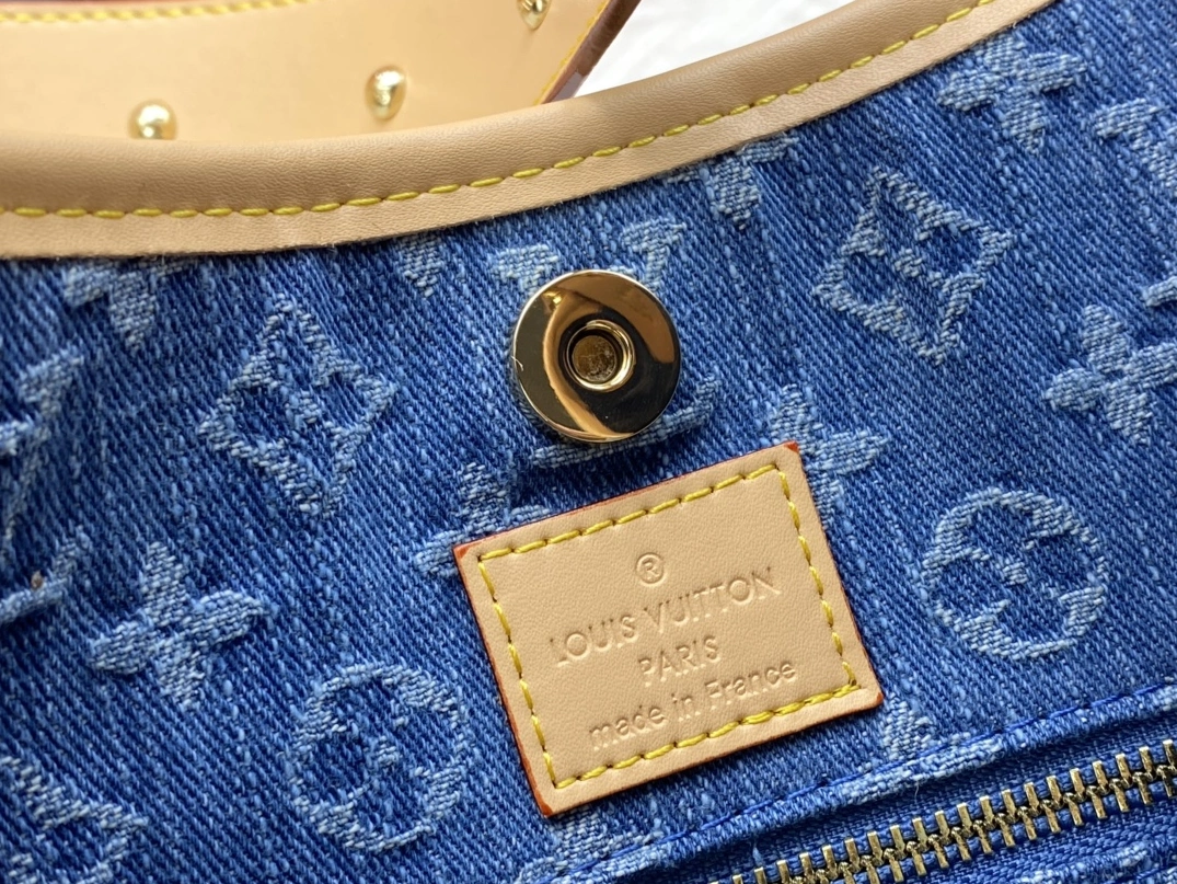 Louis Vuitton AAA Quality Shoulder Bags For Women Compact 6189 - Image 7