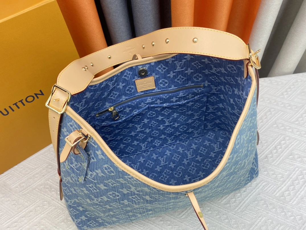 Louis Vuitton AAA Quality Shoulder Bags For Women Compact 6189 - Image 8