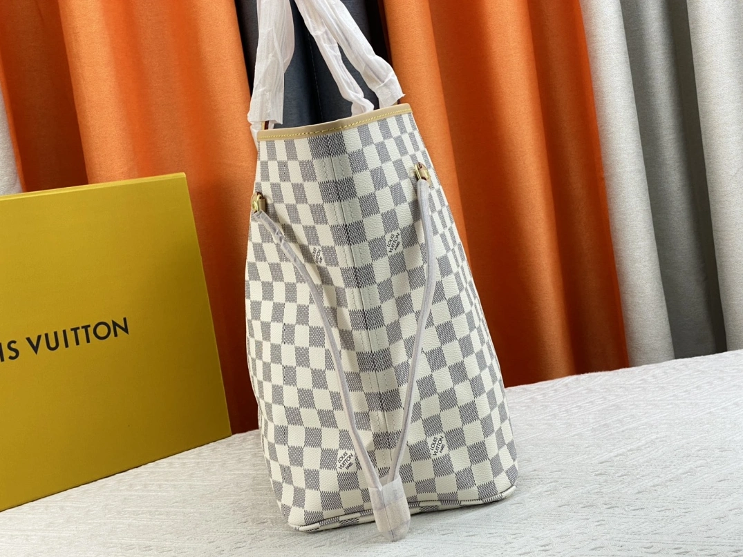 Louis Vuitton AAA Quality Shoulder Bags For Women Flexible 6739 - Image 3