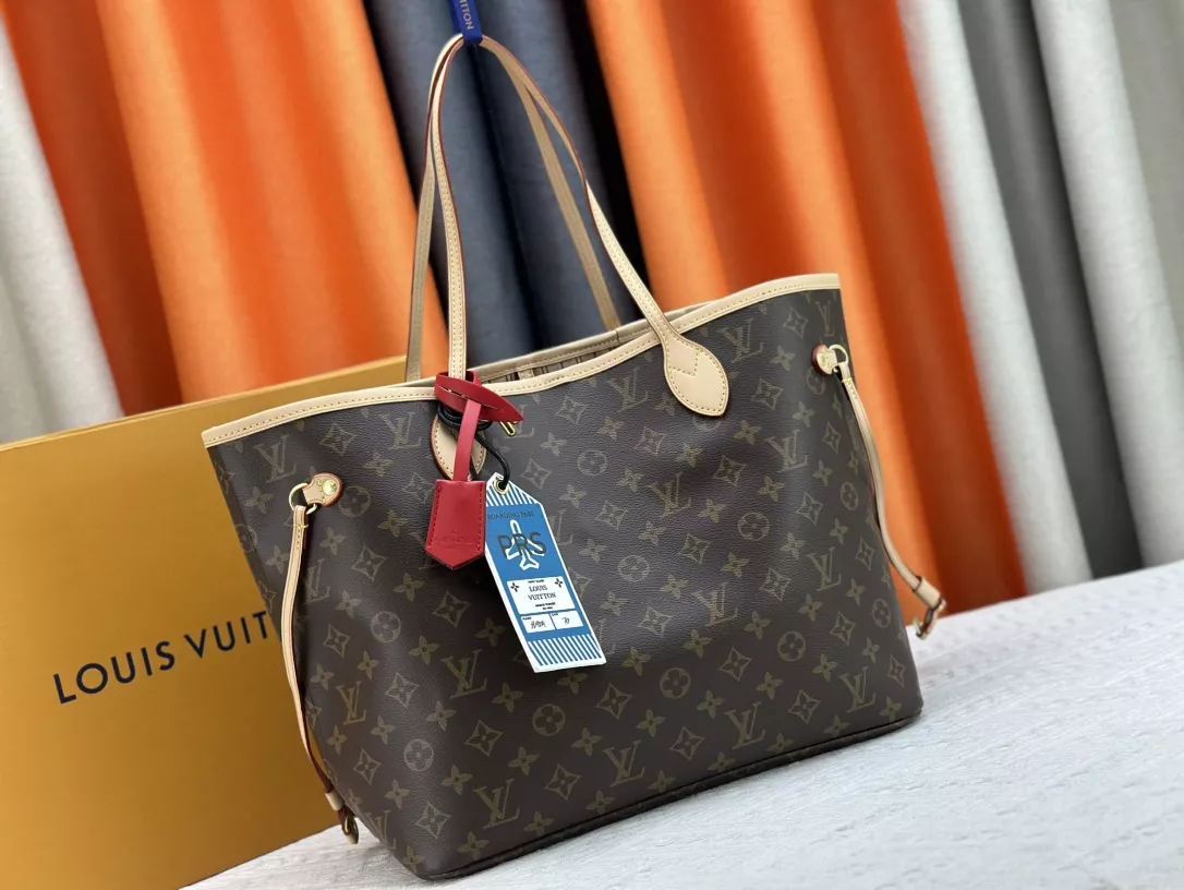 Louis Vuitton AAA Quality Shoulder Bags For Women Lightweight 2660