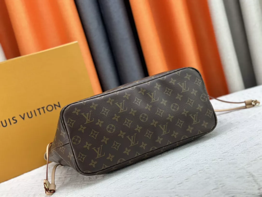 Louis Vuitton AAA Quality Shoulder Bags For Women Lightweight 2660 - Image 5
