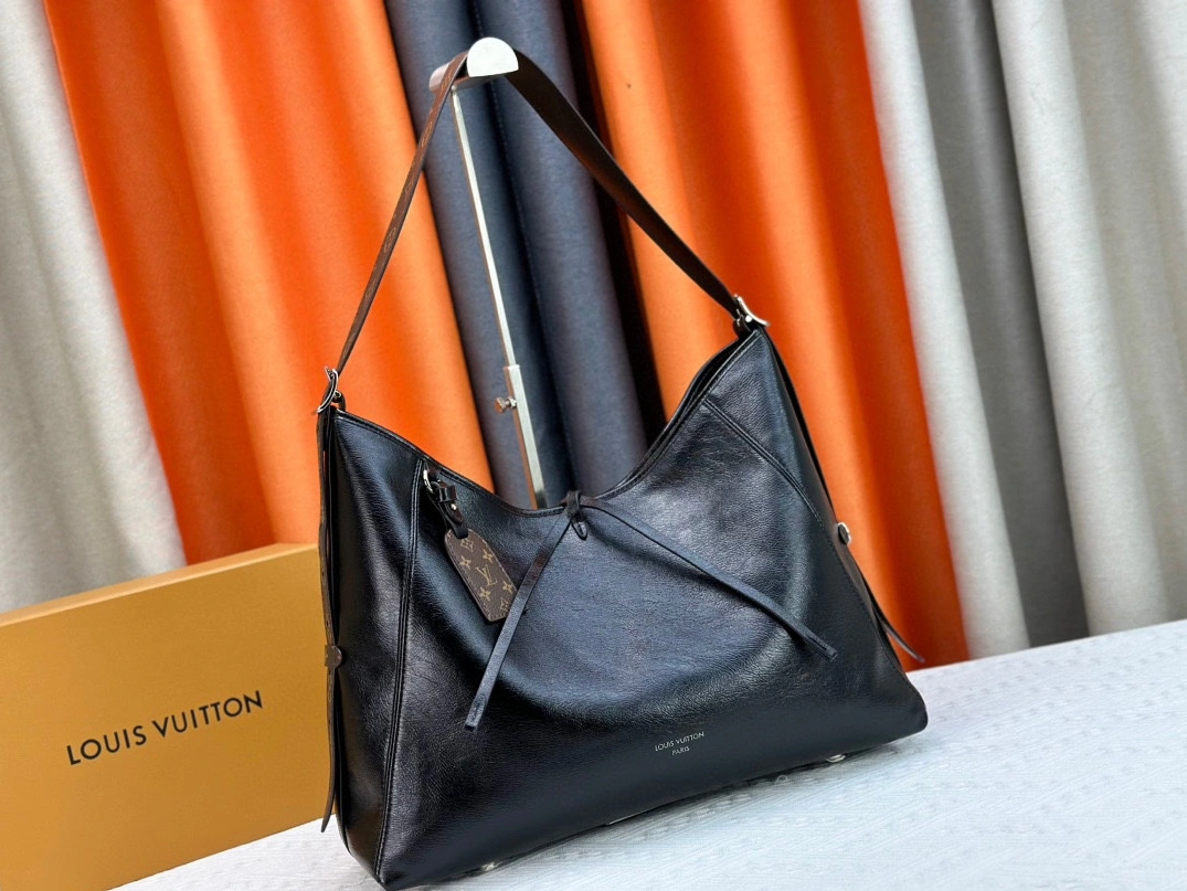 Louis Vuitton AAA Quality Shoulder Bags For Women Timeless 6454