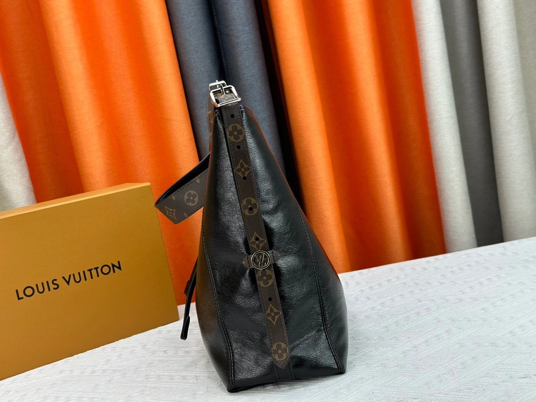 Louis Vuitton AAA Quality Shoulder Bags For Women Timeless 6454 - Image 5