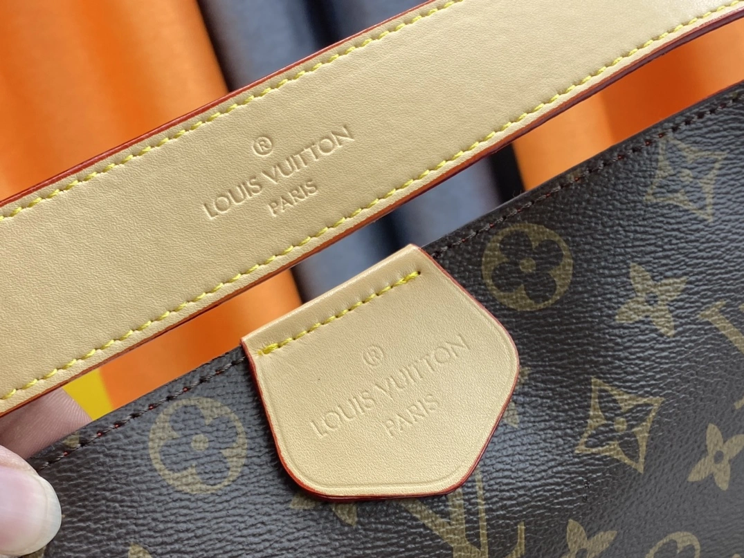 Louis Vuitton AAA Quality Shoulder Bags In Red For Women NewStyle 5878 - Image 6