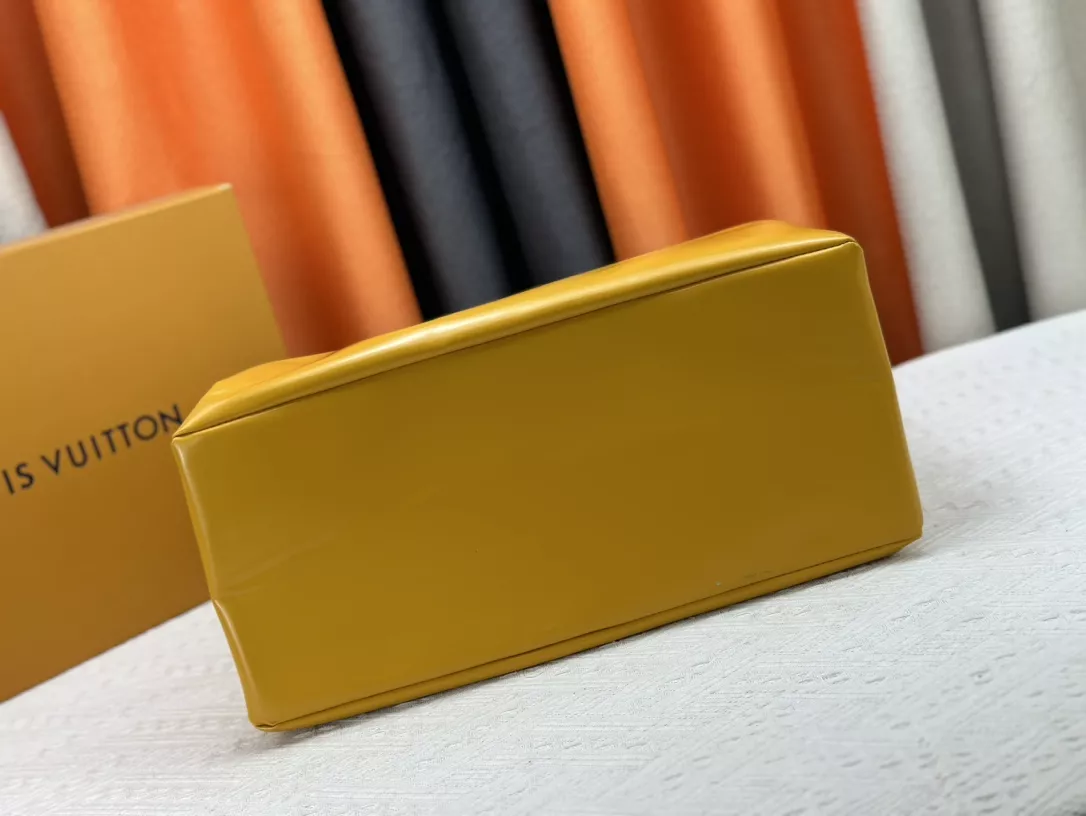 Louis Vuitton AAA Quality Tote-Handbags For Women Stylish 4204 - Image 5