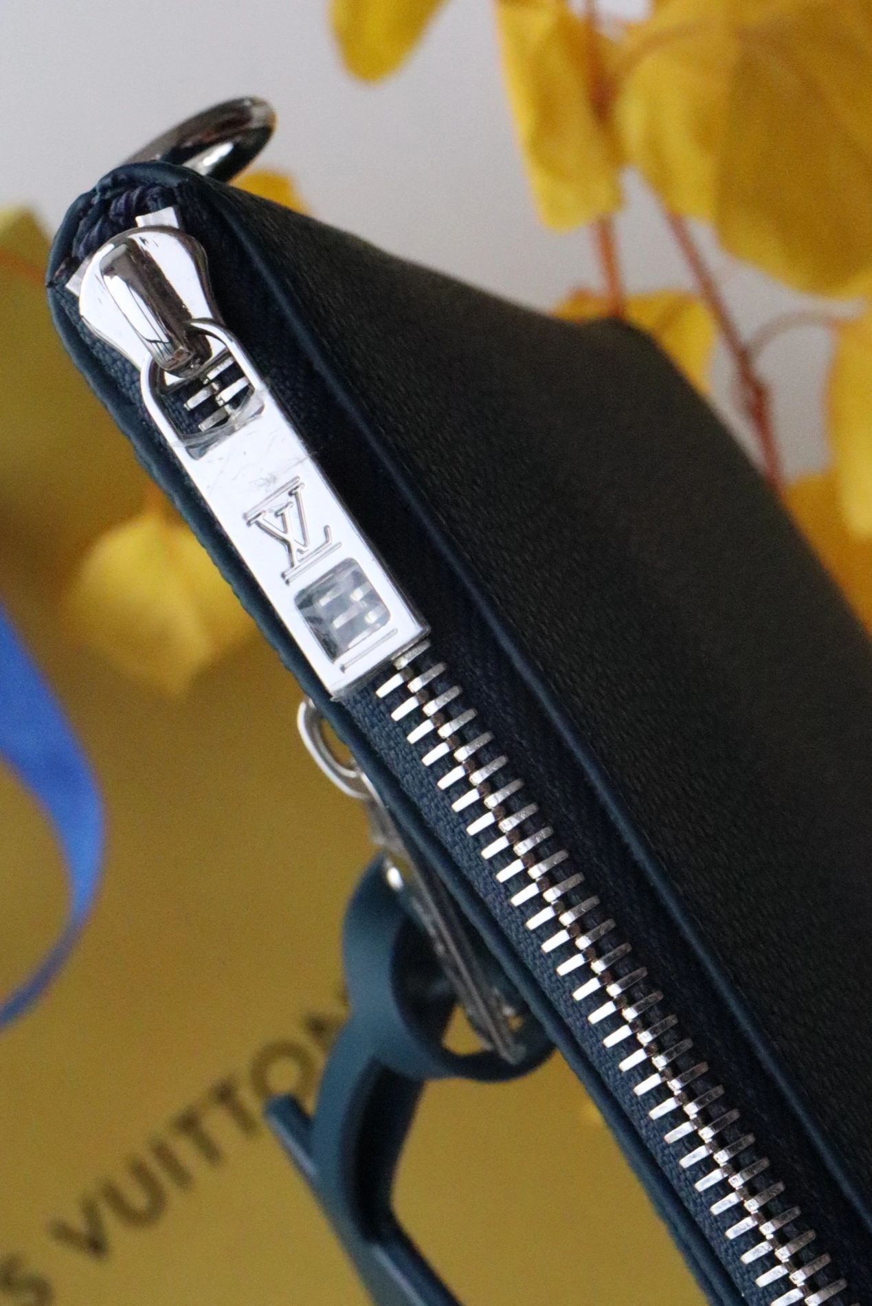 Louis Vuitton AAA Quality Wallets For Unisex Stylish 7246 - Image 7