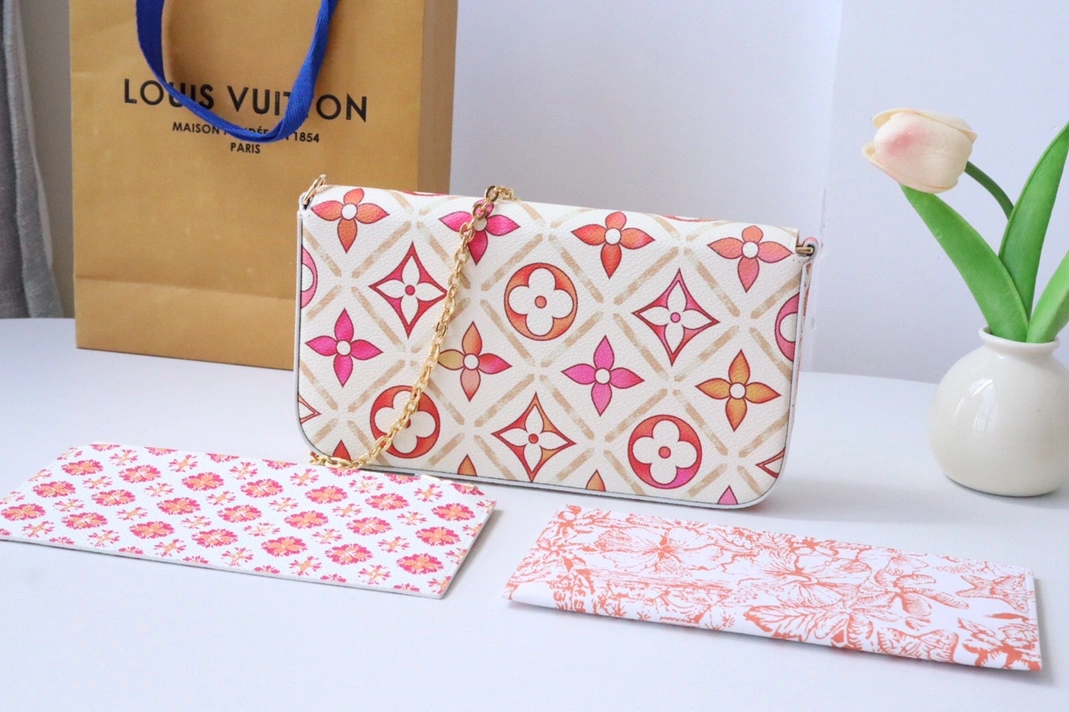 Louis Vuitton AAA Quality Wallets For Women Breathable 447 - Image 5