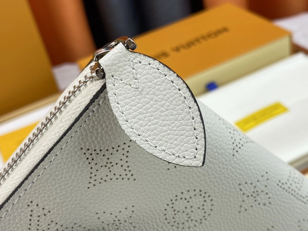 Louis Vuitton AAA Quality Wallets For Women Vibrant 236 - Image 5