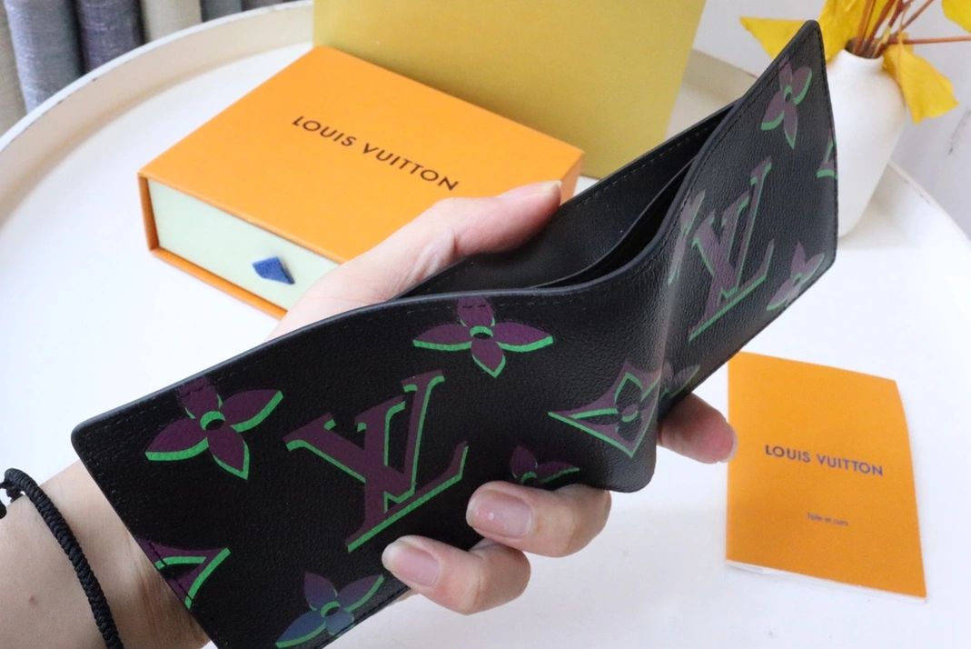 Louis Vuitton AAA Quality Wallets Modern 2004 - Image 7