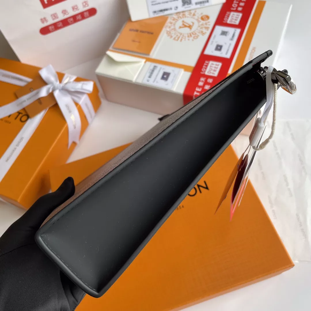 Louis Vuitton AAA Quality Wallets NewStyle 7049 - Image 4