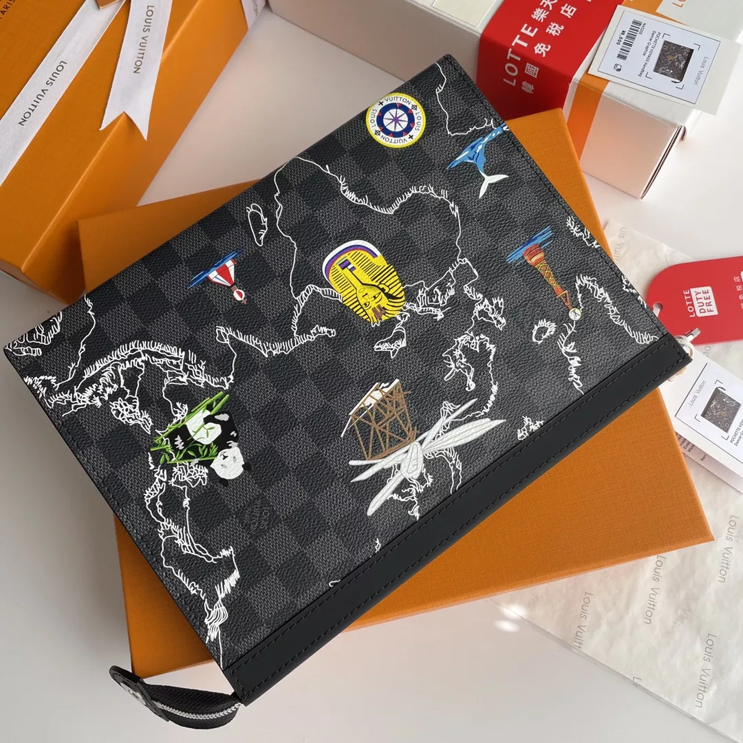 Louis Vuitton AAA Quality Wallets Practical 9321 - Image 4