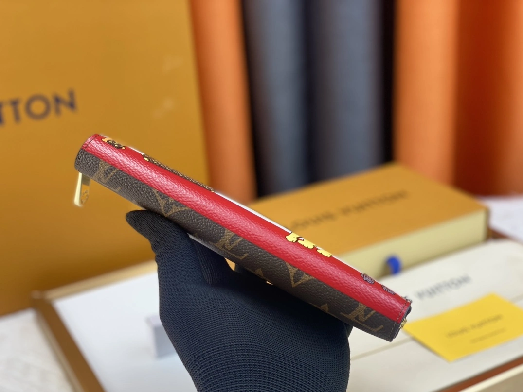 Louis Vuitton AAA Quality Wallets Versatile 8091 - Image 3