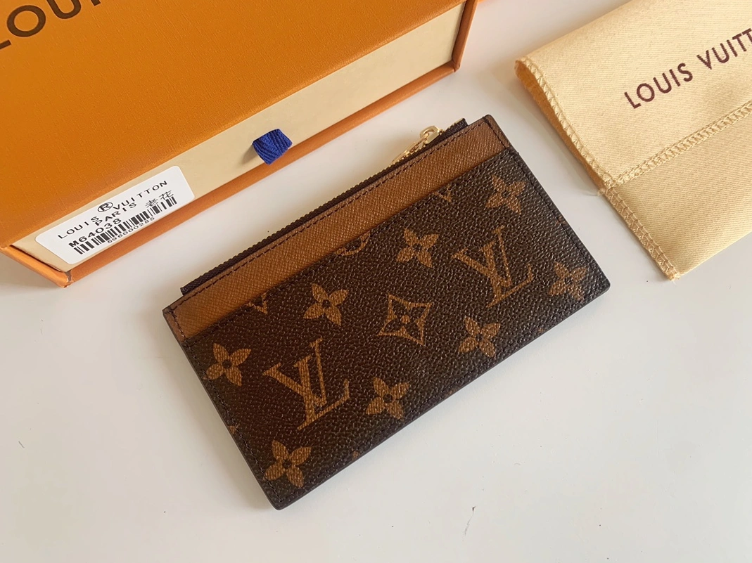 Louis Vuitton Card Case For Unisex AllSeason 9399 - Image 3