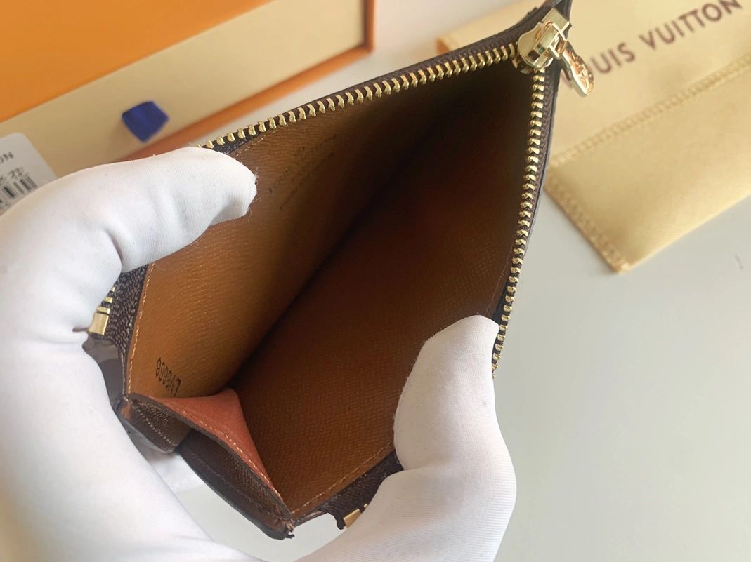 Louis Vuitton Card Case For Unisex AllSeason 9399 - Image 6