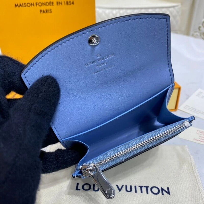 Press stu Louis Vuitton Coin Purse in Blue Gradient Mahina Perforated Leather - Image 7