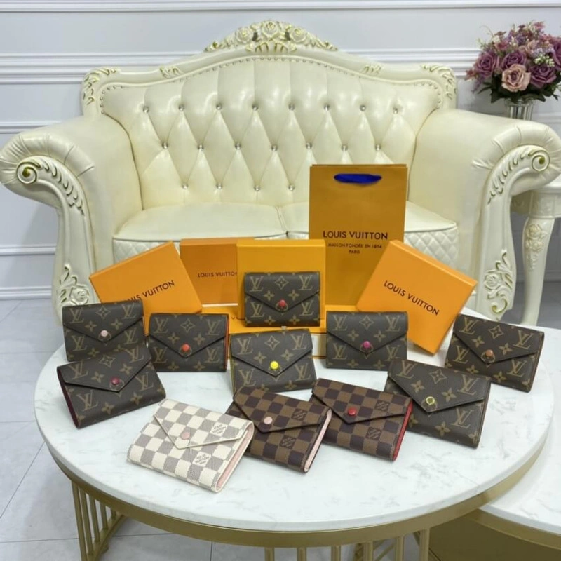 2 flat po Louis Vuitton Damier Ebene Victorine Wallet Red - Image 11