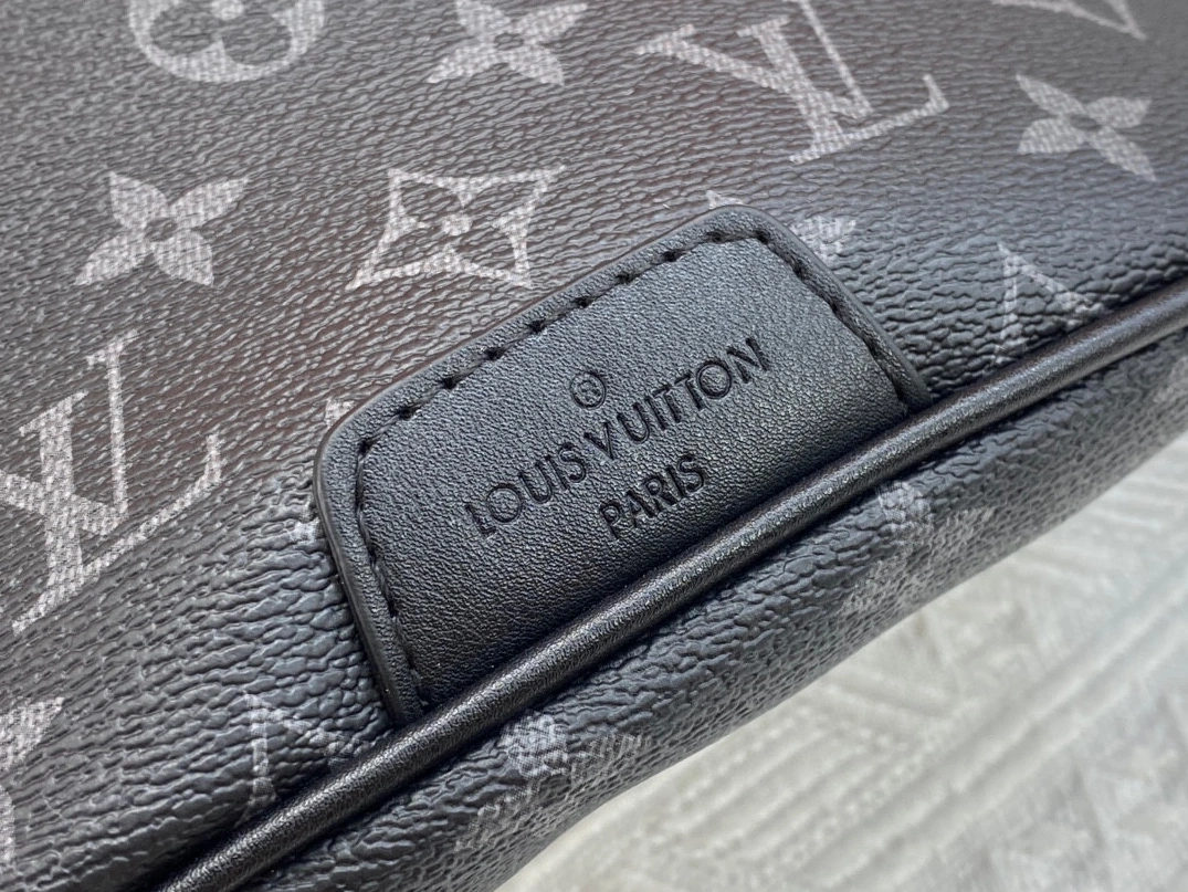 Louis Vuitton LV AAA Quality Belt Bags For Unisex Efficient 3791 - Image 4