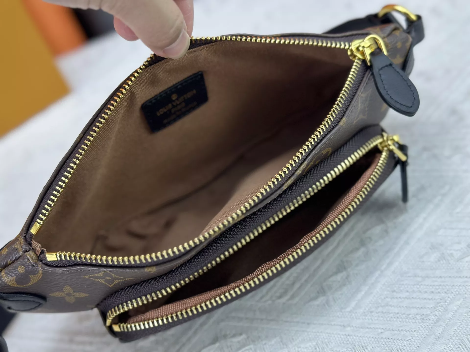 Louis Vuitton LV AAA Quality Belt Bags StreetReady 6317 - Image 7