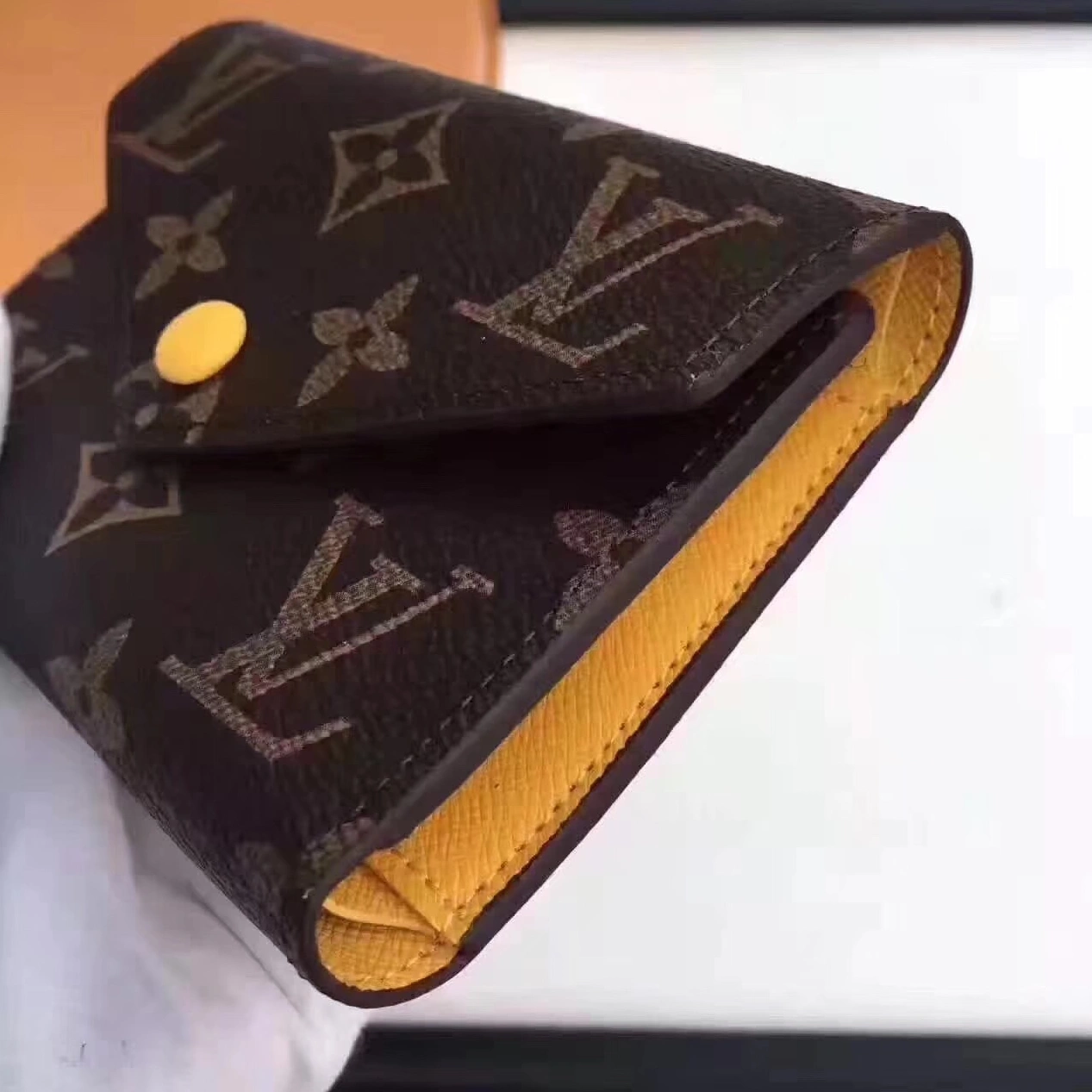 Louis Vuitton LV AAA Quality Wallets StreetReady 346 - Image 4