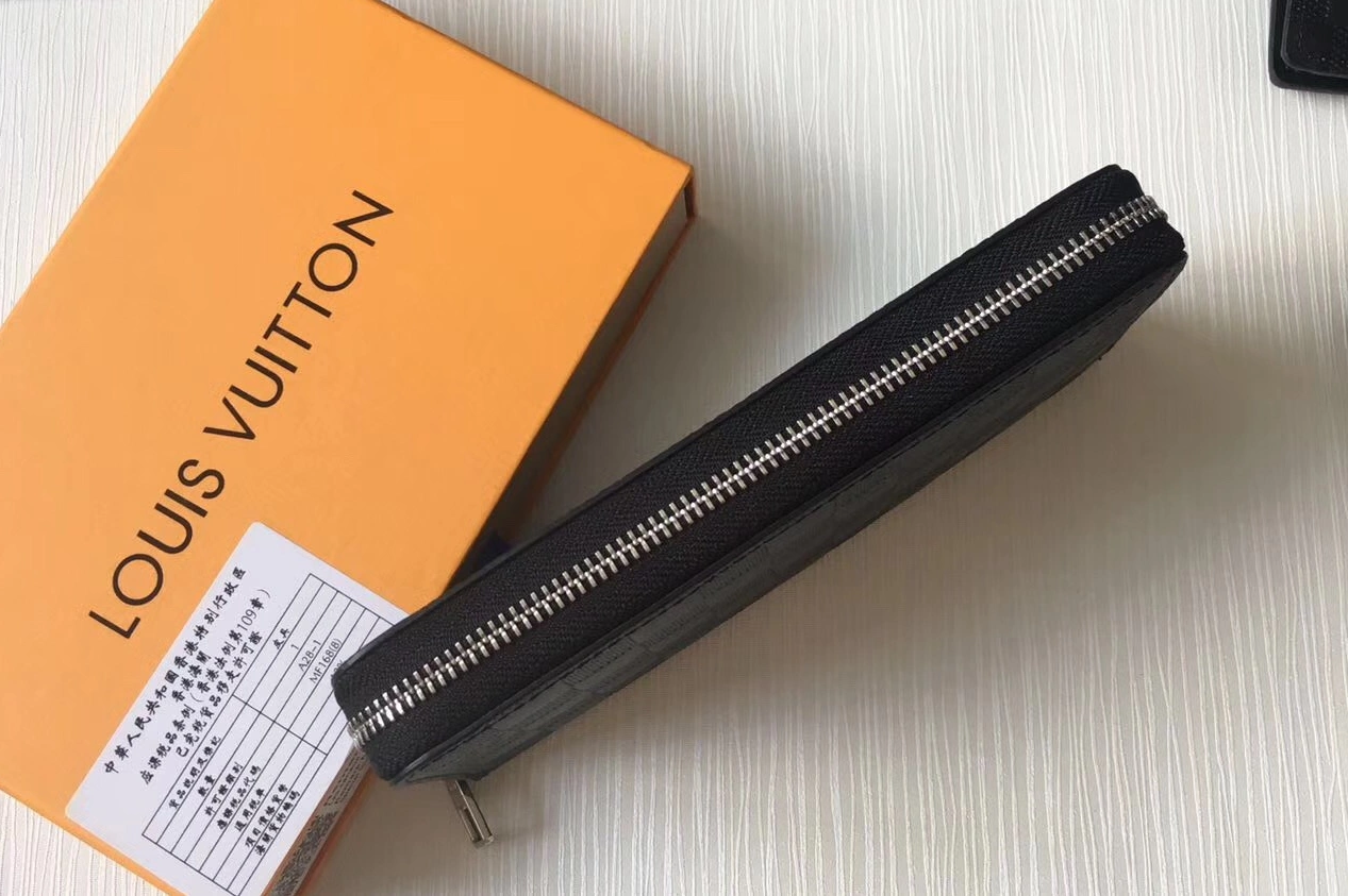 Louis Vuitton LV AAA Quality Wallets WellDesigned 5236 - Image 3