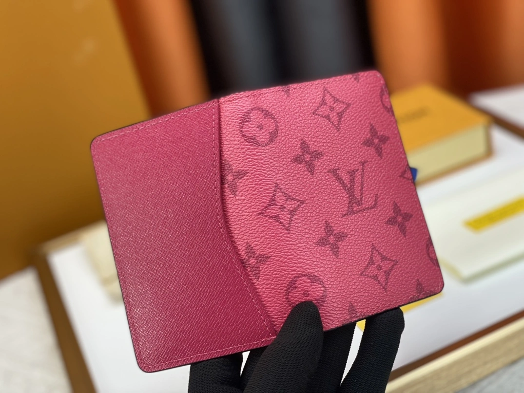 Louis Vuitton LV Card Case For Unisex Durable 6400 - Image 6