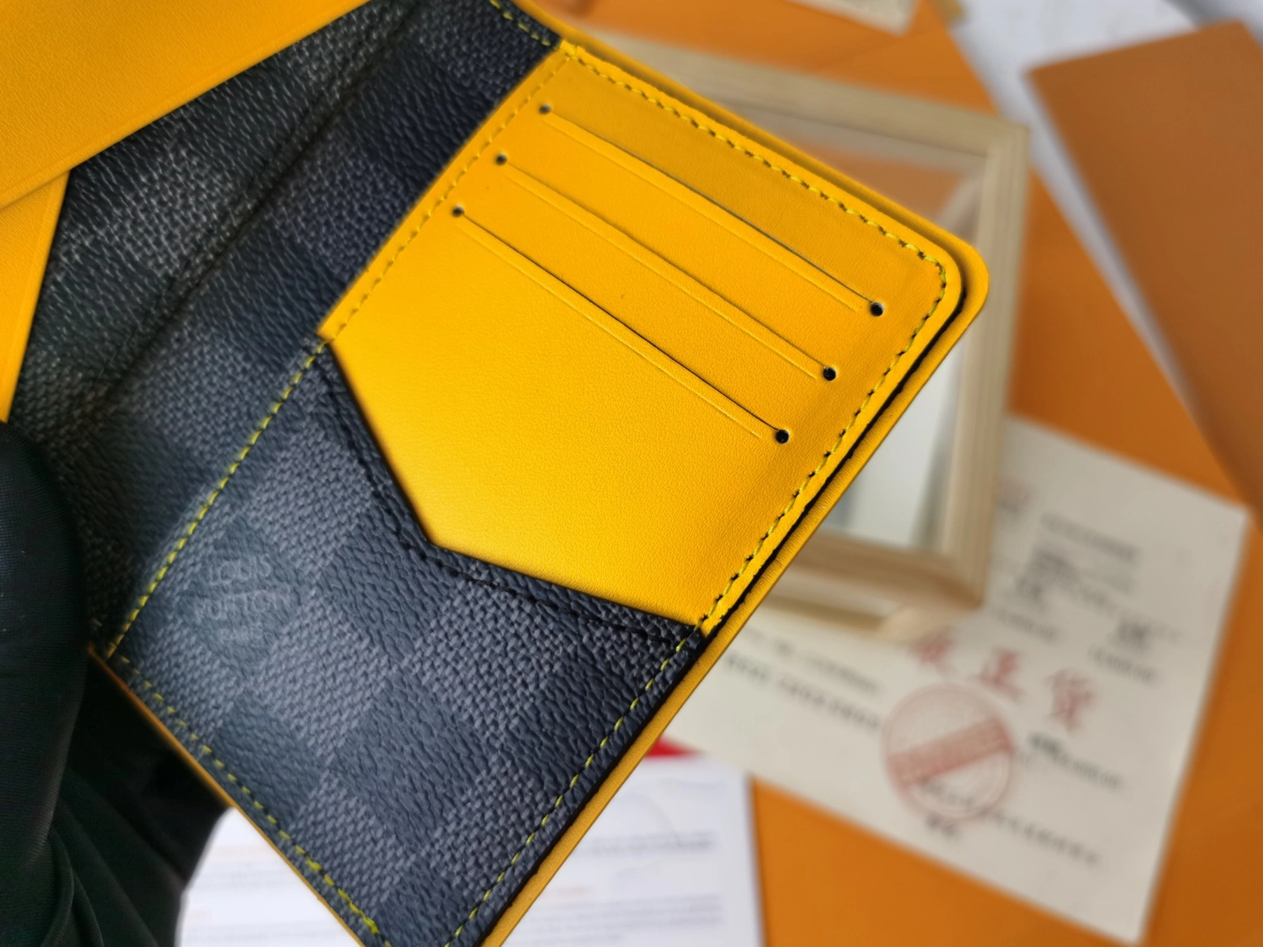 Louis Vuitton LV Card Case For Unisex Lightweight 8142 - Image 6