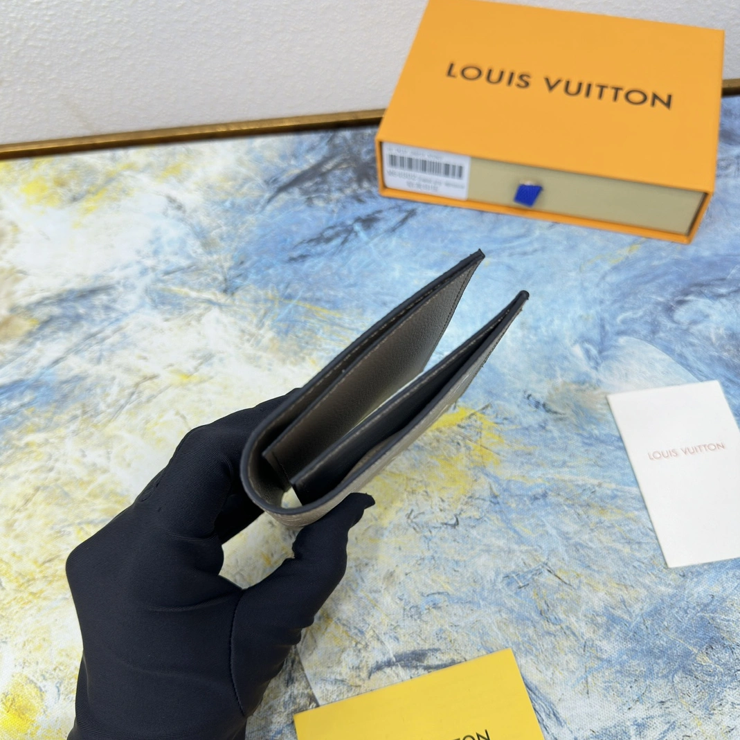 Louis Vuitton LV Card Case For Unisex Minimalist 2590 - Image 4