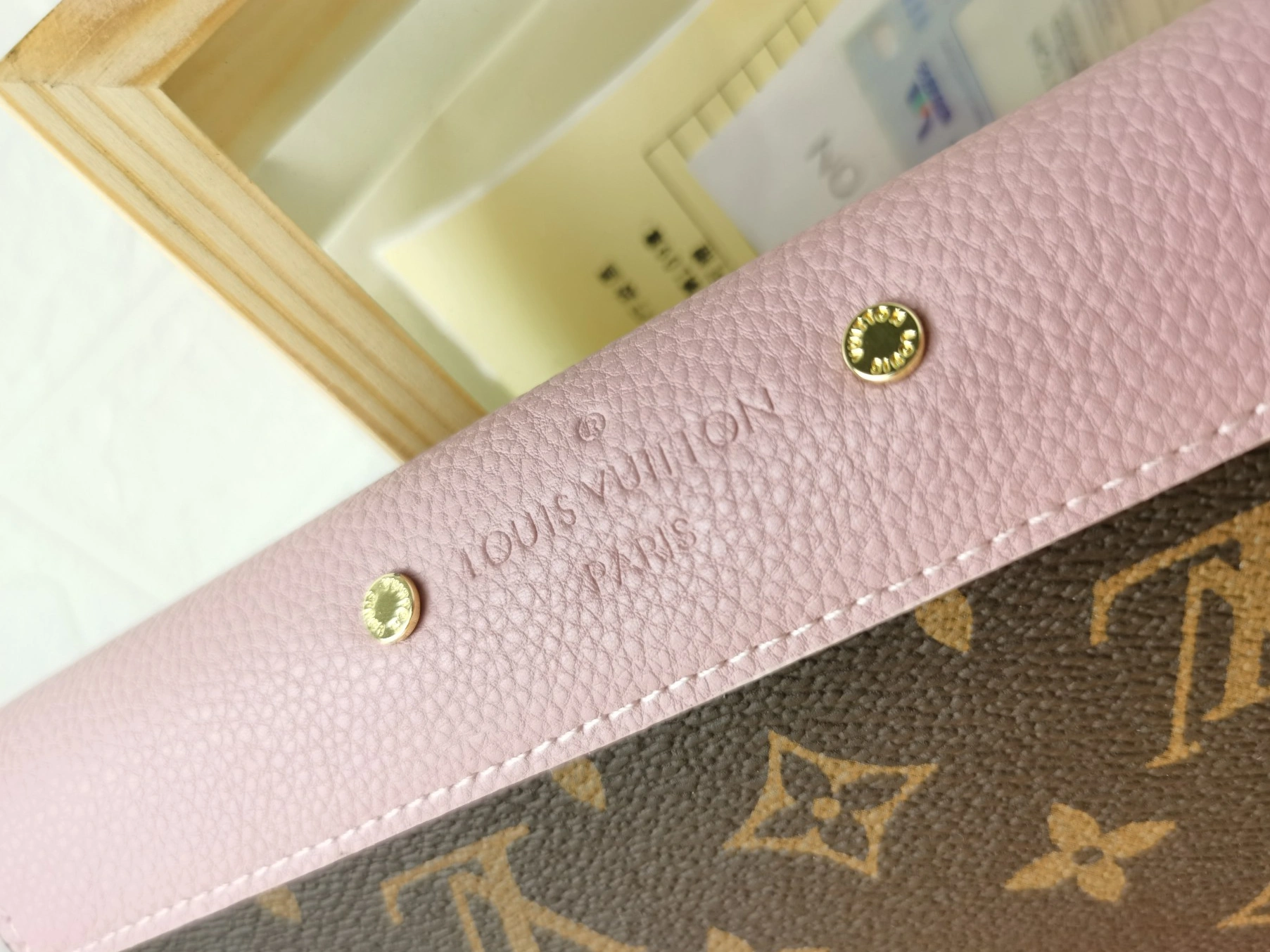 Louis Vuitton LV Card Case For Women EasyMatch 9475 - Image 5