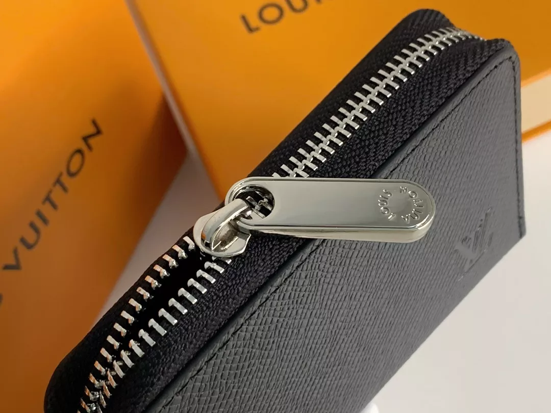 Louis Vuitton LV Card Case Versatile 8537 - Image 4