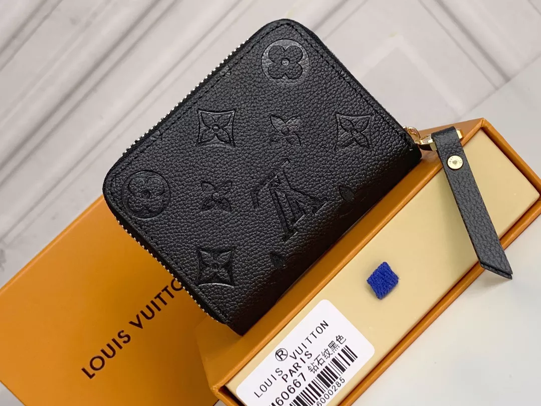 Louis Vuitton LV Card Case Vibrant 919
