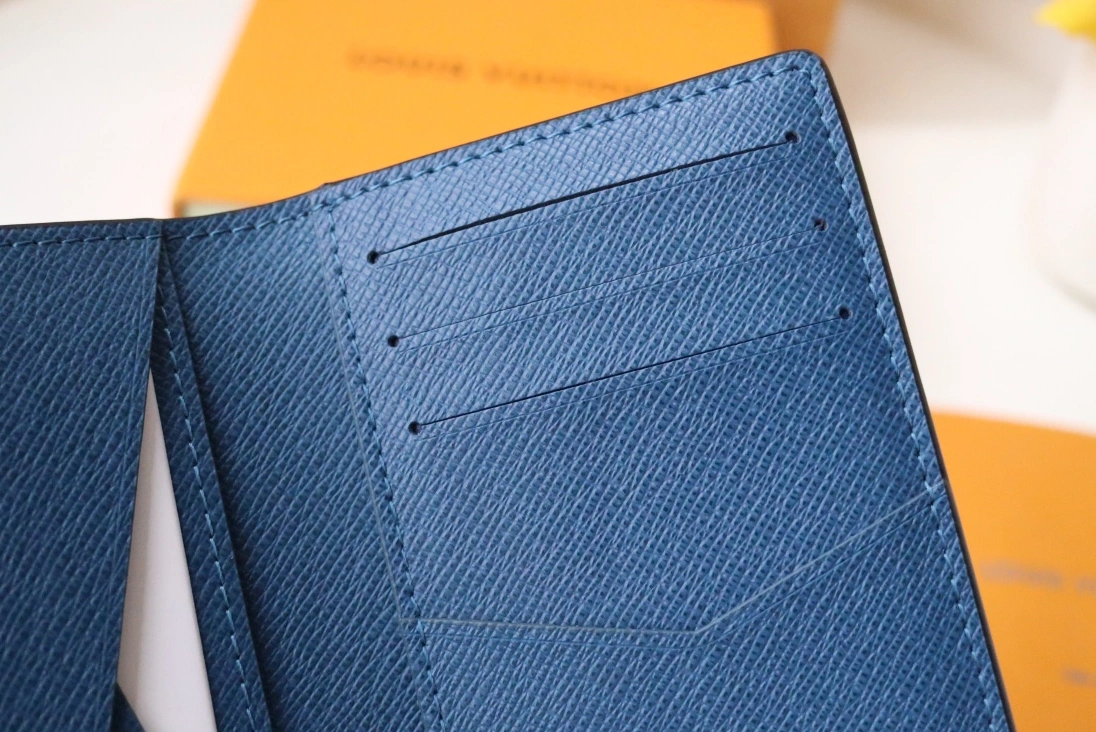 Louis Vuitton LV Card Case WellDesigned 6321 - Image 7