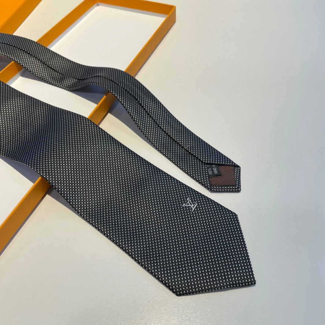 Louis Vuitton LV Necktie For Men UrbanStyle 3363 - Image 4