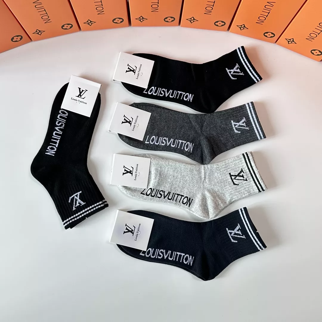 Louis Vuitton LV Socks Minimalist 5752 - Image 4