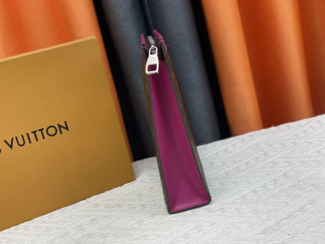 Louis Vuitton LV Wallets For Unisex AllSeason 857 - Image 3