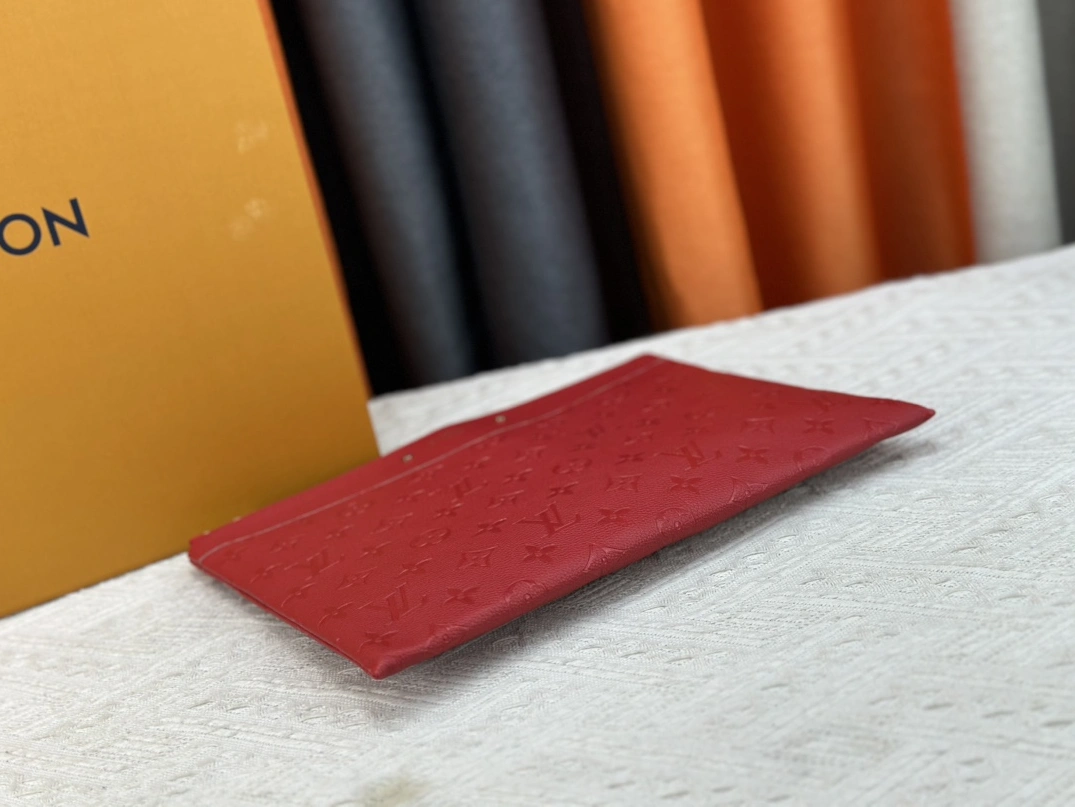 Louis Vuitton LV Wallets For Unisex Classic 7474 - Image 4