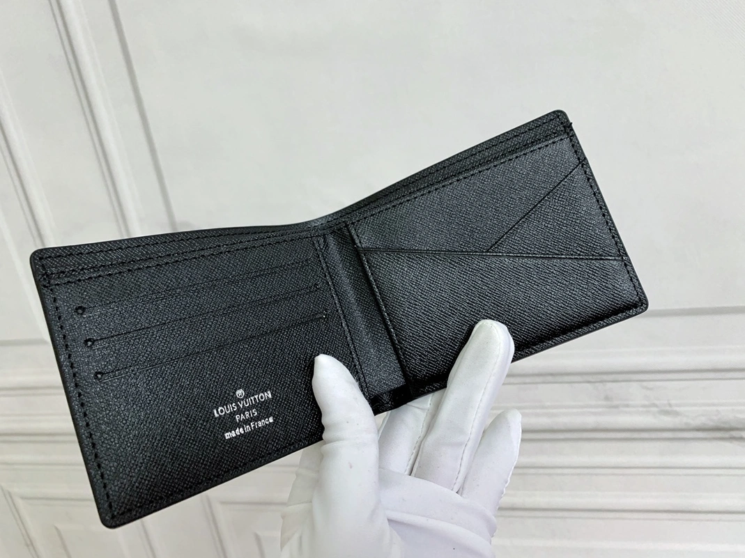 Louis Vuitton LV Wallets For Unisex Lightweight 1604 - Image 4