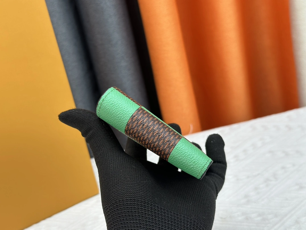 Louis Vuitton LV Wallets Versatile 4125 - Image 3